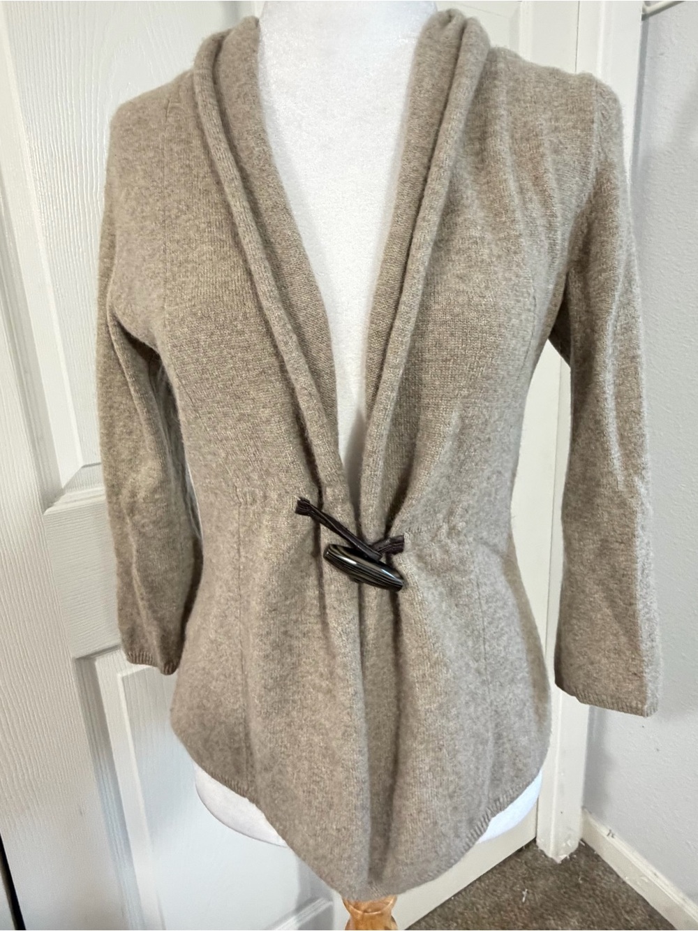 Fenn Wright Manson 2 Ply‎ Cashmere Toggle Cardigan Taupe Womens XS